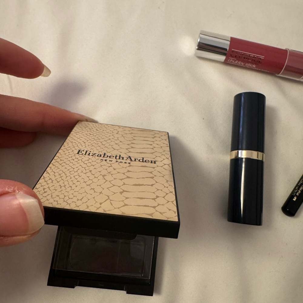 Makeup bundle - Picture 2 of 8
